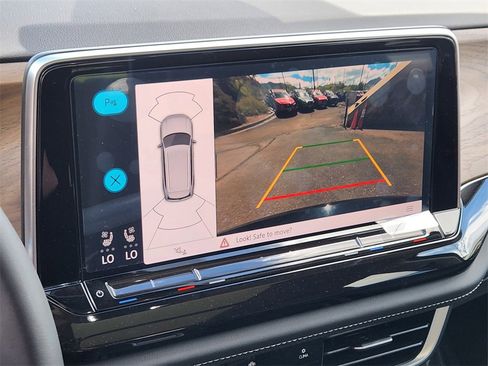 New 2025 Volkswagen Atlas SE image 10