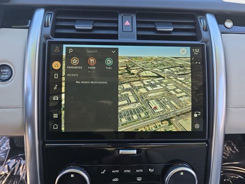 Used 2025 Land Rover Discovery S image 24