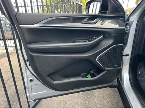 Used 2022 Jeep Grand Cherokee Trailhawk w/ Advanced Protech Group II image 15