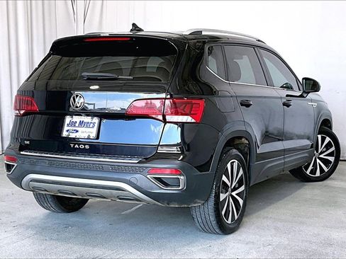 Used 2022 Volkswagen Taos SE w/ Panoramic Sunroof Package image 13