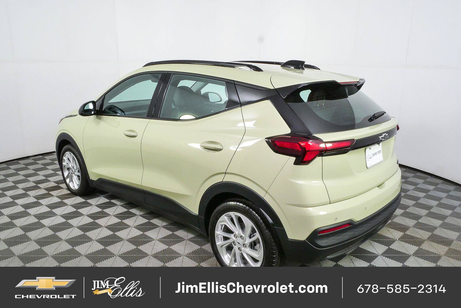 New 2027 Chevrolet Bolt LT w/ Dual Panel Sunroof Package FWD image 4