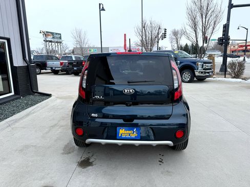 Used 2017 Kia Soul + image 5