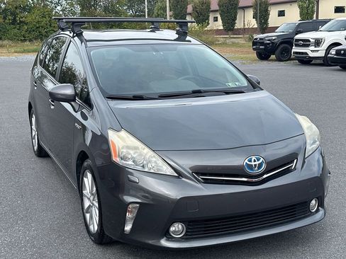 Used 2012 Toyota Prius V Five image 3