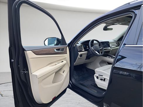 New 2025 Volkswagen Atlas SEL AWD/4WD image 10