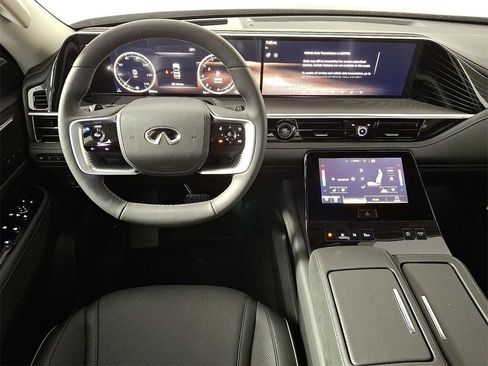 New 2026 INFINITI QX80 Luxe image 9