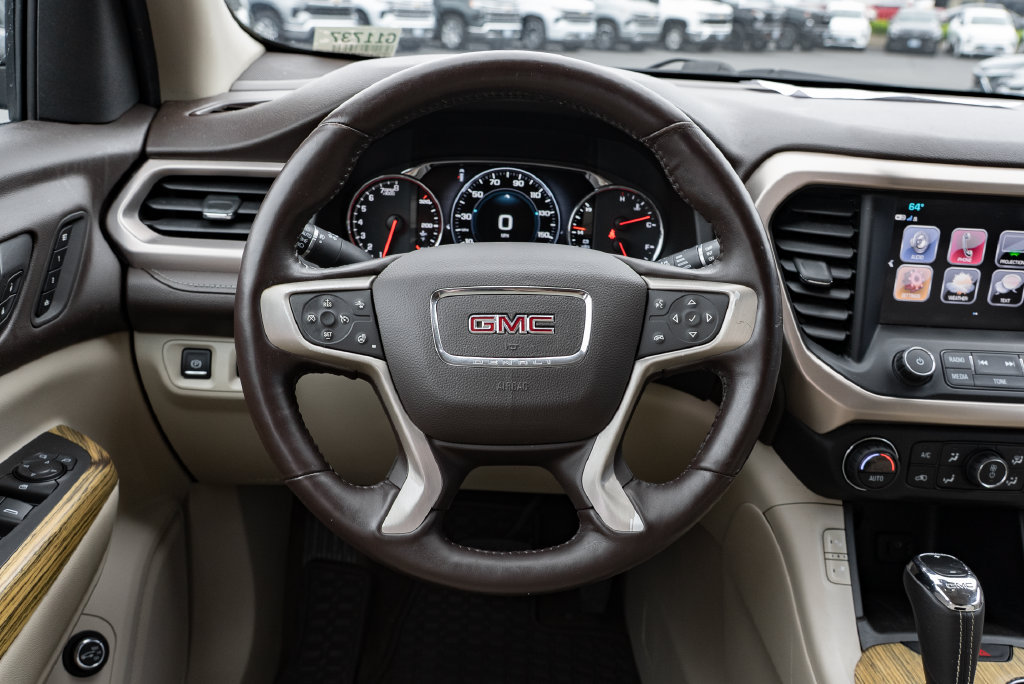 Used 2017 GMC Acadia Denali w/ Technology Package AWD/4WD image 15
