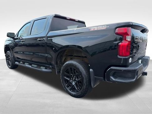 Used 2024 Chevrolet Silverado 1500 Custom Trail Boss w/ Turbomax Blackout Package AWD/4WD image 3