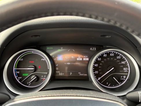 Used 2022 Toyota Camry XLE image 17