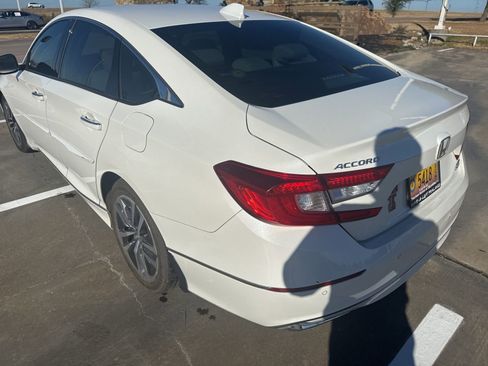 Used 2019 Honda Accord Touring image 5