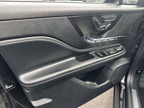 Used 2022 Lincoln Corsair Reserve w/ Equipment Group 201A image 15