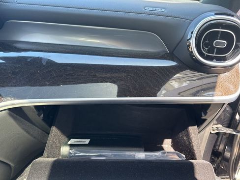 Used 2024 Mercedes-Benz GLC 300 4MATIC image 29