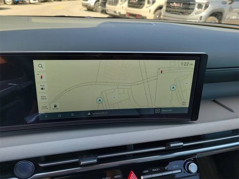 New 2026 Hyundai Tucson Limited image 17