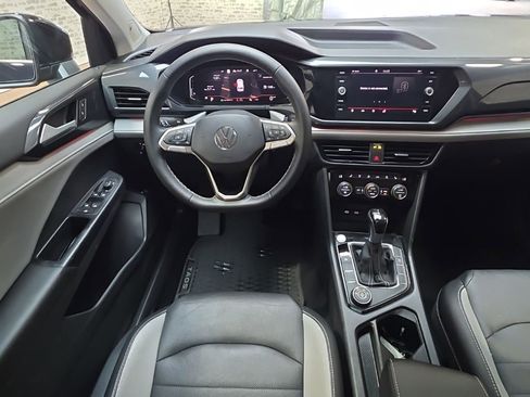 Used 2022 Volkswagen Taos SEL image 15