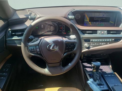 Used 2021 Lexus ES 300h w/ Premium Package FWD image 12