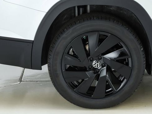 New 2026 Volkswagen Atlas SE image 52