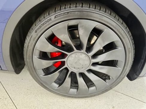 Used 2023 Tesla Model Y Performance AWD/4WD image 95
