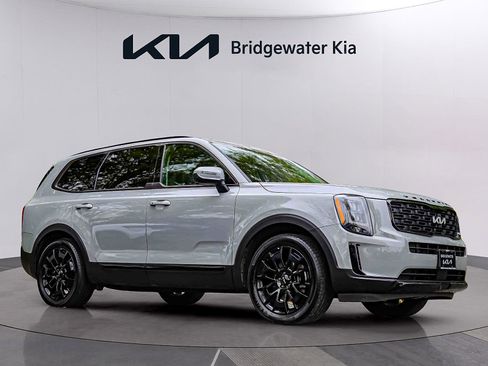 Certified 2022 Kia Telluride EX w/ EX Premium Package AWD/4WD image 7