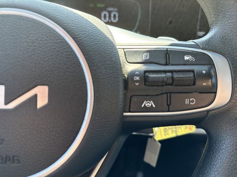 Used 2023 Kia Sportage LX image 19