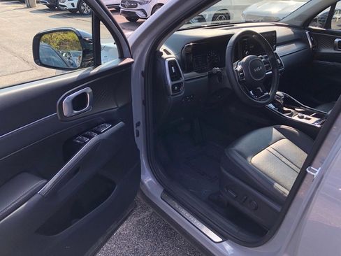 Used 2022 Kia Sorento SX image 11