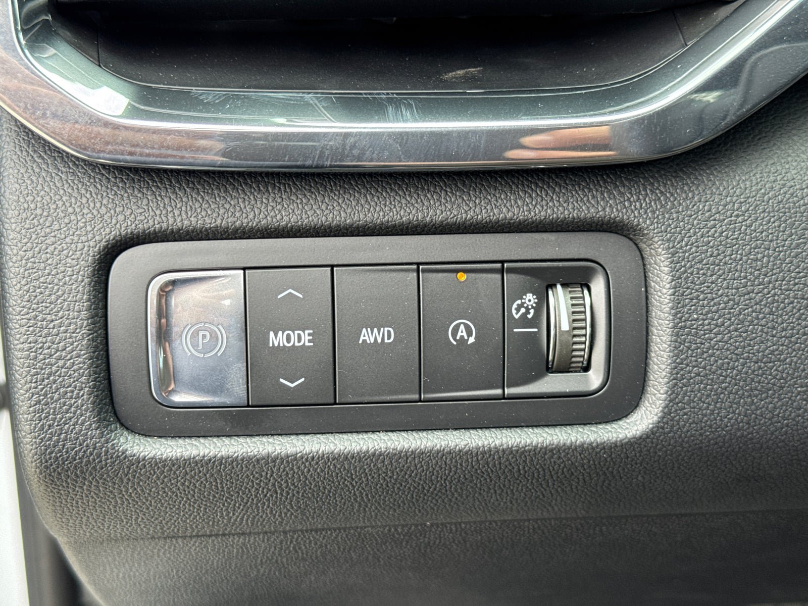 Used 2026 GMC Acadia Denali Ultimate w/ LPO, Floor Liner Package AWD/4WD image 35