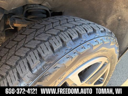 Used 2023 Chevrolet Colorado Z71 w/ Z71 Convenience Package 2 AWD/4WD image 28