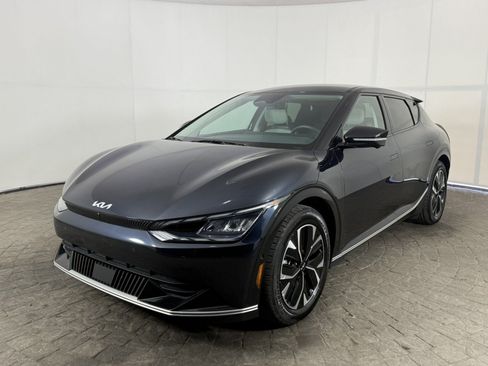 Used 2023 Kia EV6 Wind w/ Wind Technology Package AWD/4WD image 3