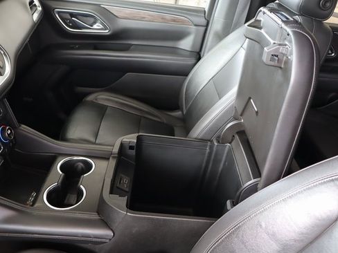 Used 2021 Chevrolet Suburban LT image 36