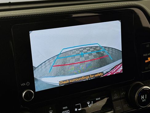 Certified 2025 Toyota Highlander XSE image 17