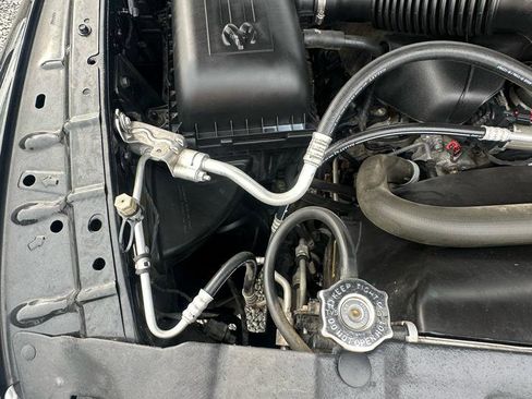 Used 2017 RAM 1500 Express RWD image 27