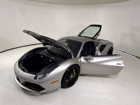 Used 2016 Ferrari 488 GTB RWD image 36