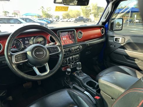 Used 2019 Jeep Wrangler Unlimited Rubicon w/ Dual Top Group image 18