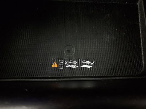 Used 2021 GMC Yukon SLT w/ SLT Luxury Plus Package RWD image 25
