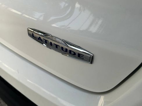 Certified 2018 Jeep Compass Latitude w/ Popular Equipment Group FWD image 35