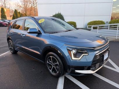 Used 2023 Kia Niro SX