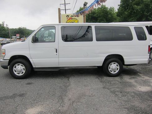 Used 2009 Ford E-350 and Econoline 350 XLT RWD image 3