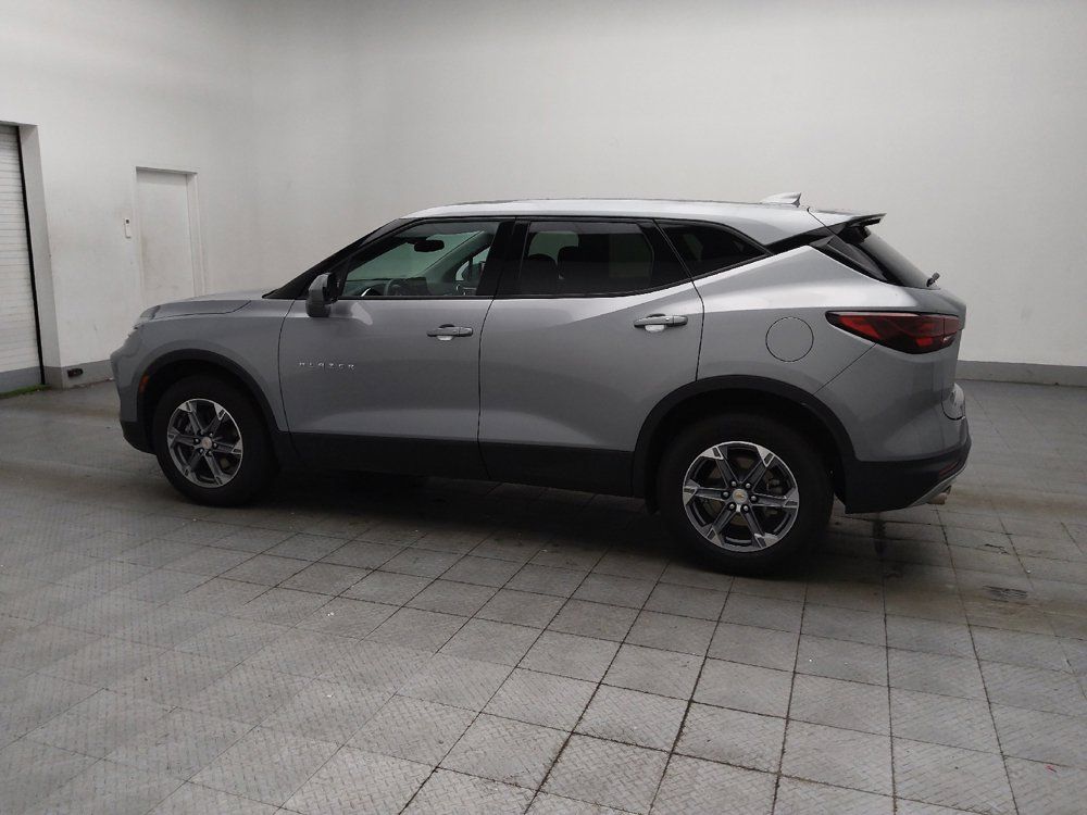Used 2025 Chevrolet Blazer LT AWD/4WD image 3