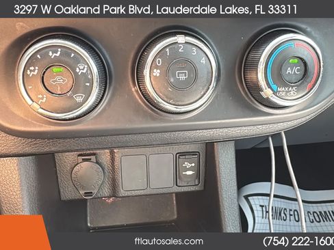 Used 2016 Toyota Corolla L FWD image 56