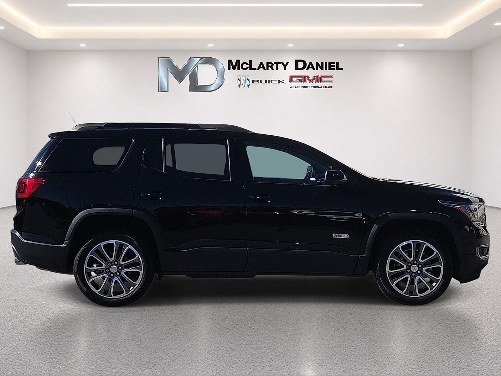 Certified 2017 GMC Acadia SLT AWD/4WD image 15