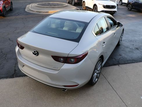 Certified 2025 MAZDA MAZDA3 s FWD image 4