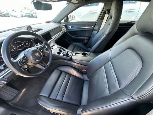 Certified 2023 Porsche Panamera 4 Platinum Edition w/ Sport Chrono Package AWD/4WD image 4