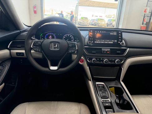 Used 2020 Honda Accord EX image 17