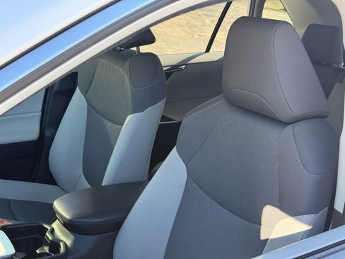 Used 2019 Toyota RAV4 XLE w/ Convenience Package image 25