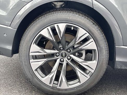 New 2026 Audi Q8 Premium Plus image 10