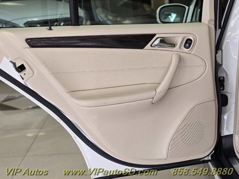 Used 2007 Mercedes-Benz C 350 Sedan image 13