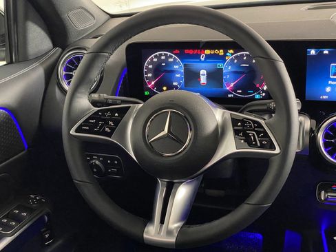 New 2025 Mercedes-Benz GLB 250 4MATIC image 15