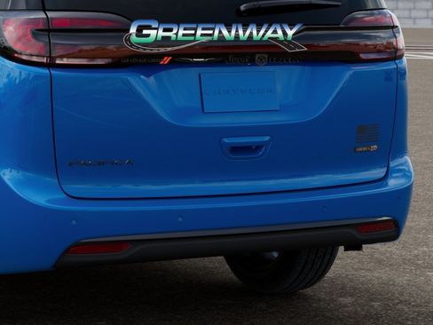 New 2027 Chrysler Pacifica Select FWD image 13