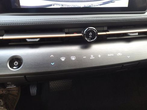 New 2025 Nissan Ariya AWD image 25