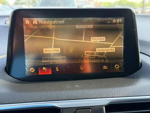 Used 2018 MAZDA MAZDA3 Grand Touring w/ Premium Equipment Package FWD image 20
