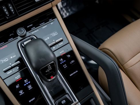 Used 2020 Porsche Cayenne image 27