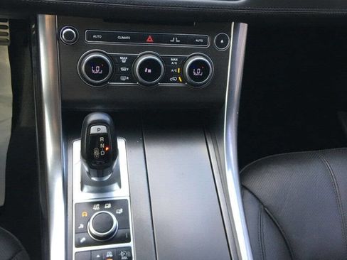 Used 2016 Land Rover Range Rover Sport HSE image 20